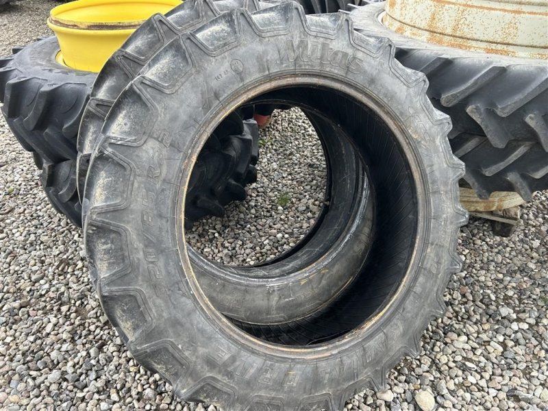 Mitas 320/85R32