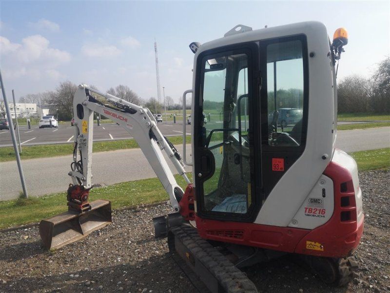 Takeuchi TB216 PowerTilt