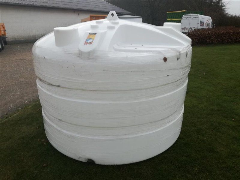5000l. plast til flydendegødning, add blue, vand mm.
