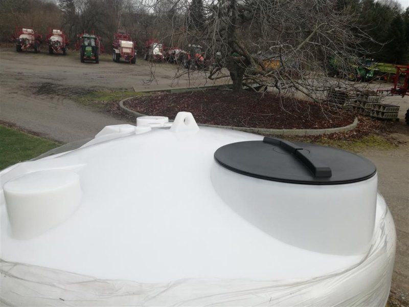 5000l. plast til flydendegødning, add blue, vand mm.
