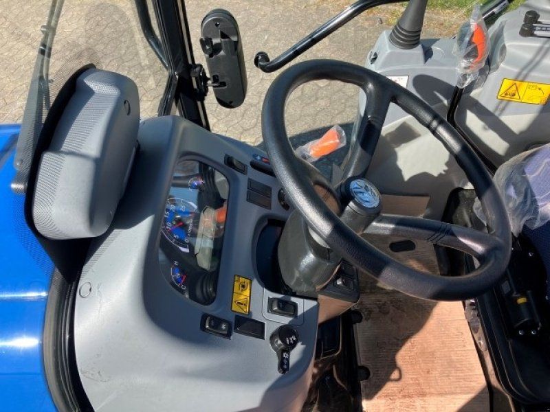 New Holland Boomer 55 CAB ST5