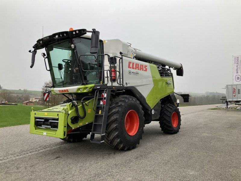 Claas Trion 530