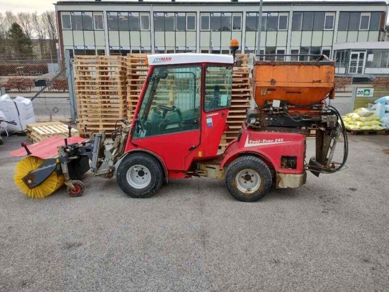 Timan Tool-Trac 245 Monteret med kost & saltspreder + Nyt snebla