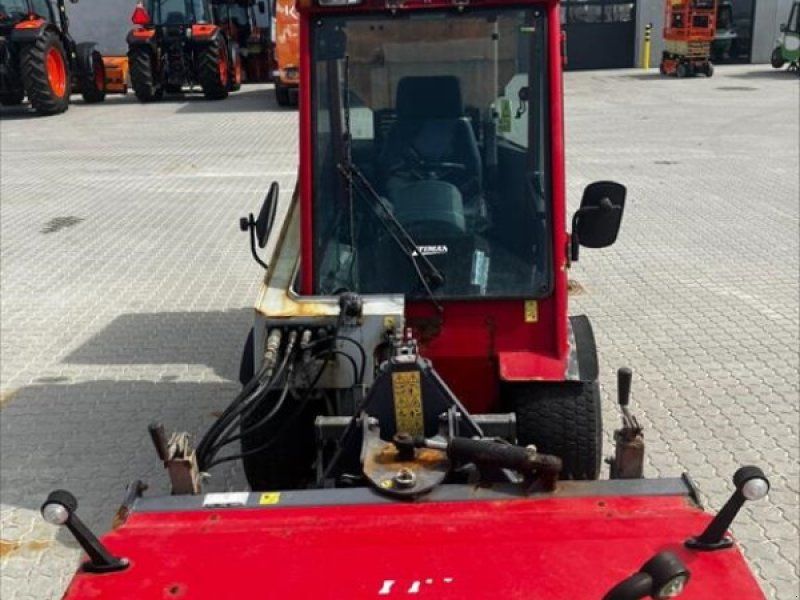 Timan Tool-Trac 245 Monteret med kost & saltspreder + Nyt snebla
