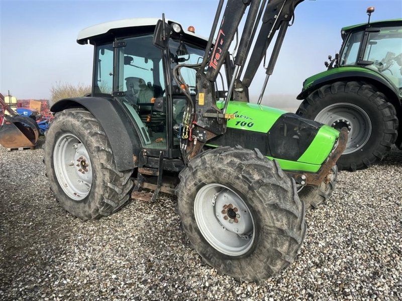 Deutz-Fahr Agrofarm 100 Med læsser 3000 timer