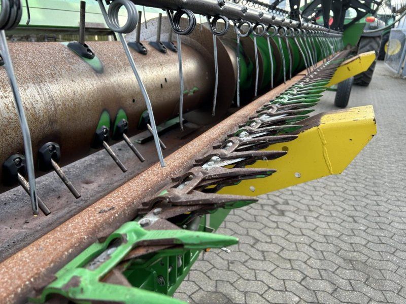 John Deere 635R
