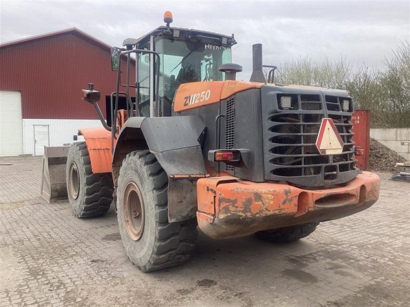 Hitachi ZW250 volvo hurtigskift og skovl