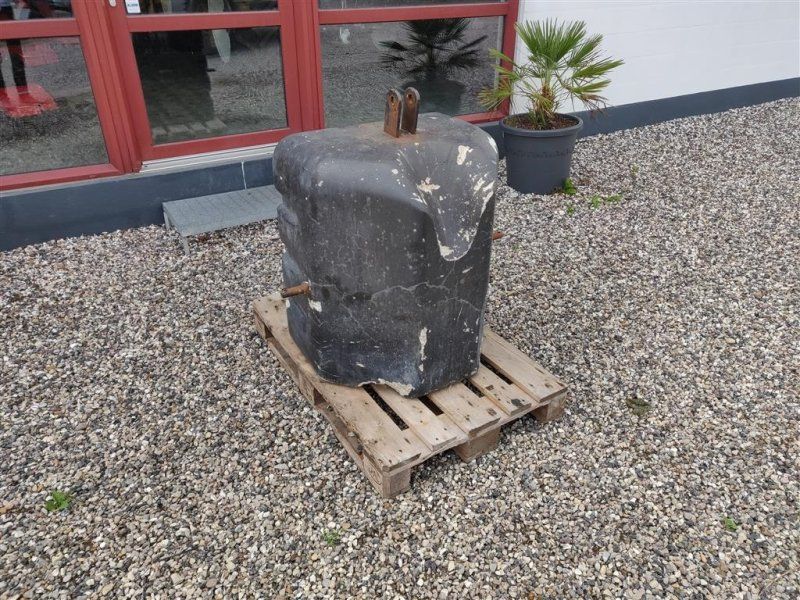 1000 kg