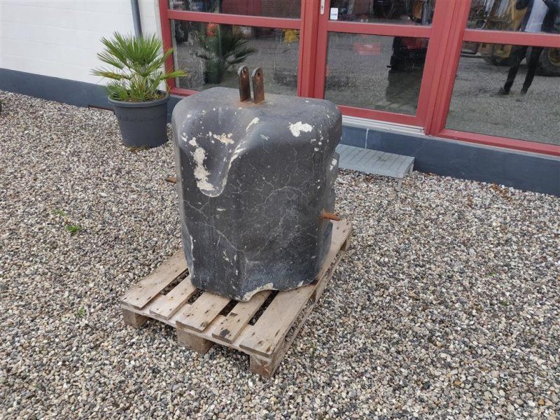 1000 kg