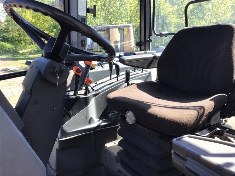 New Holland 7840 SLE
