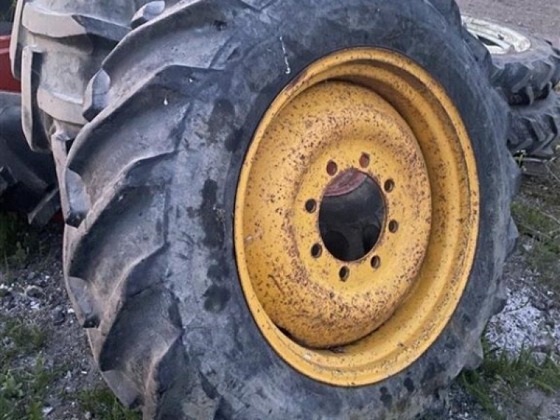 Goodyear 13.6R28