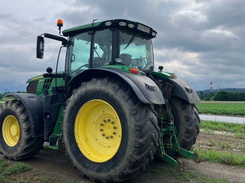 John Deere 6175R