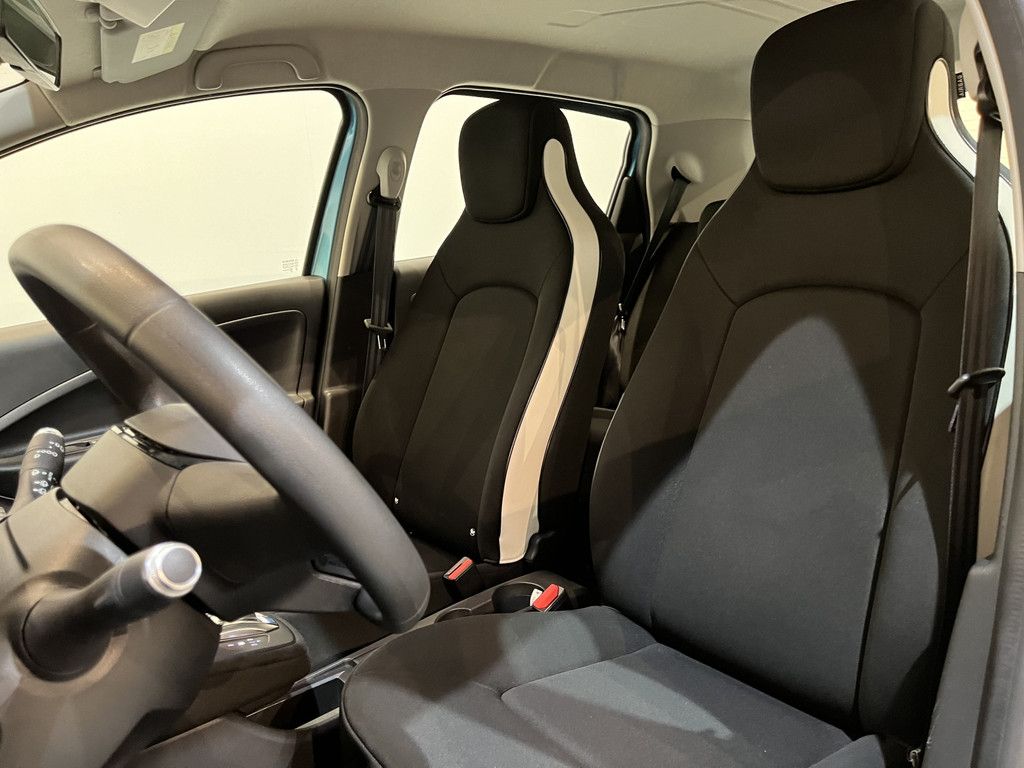 Renault ZOE R110 Life 52 kWh (Accuhuur) / Carplay / Airco / Cruise Control / 100% elektrisch / 31.200 KM !! Prijs ex BTW € 7.850,-