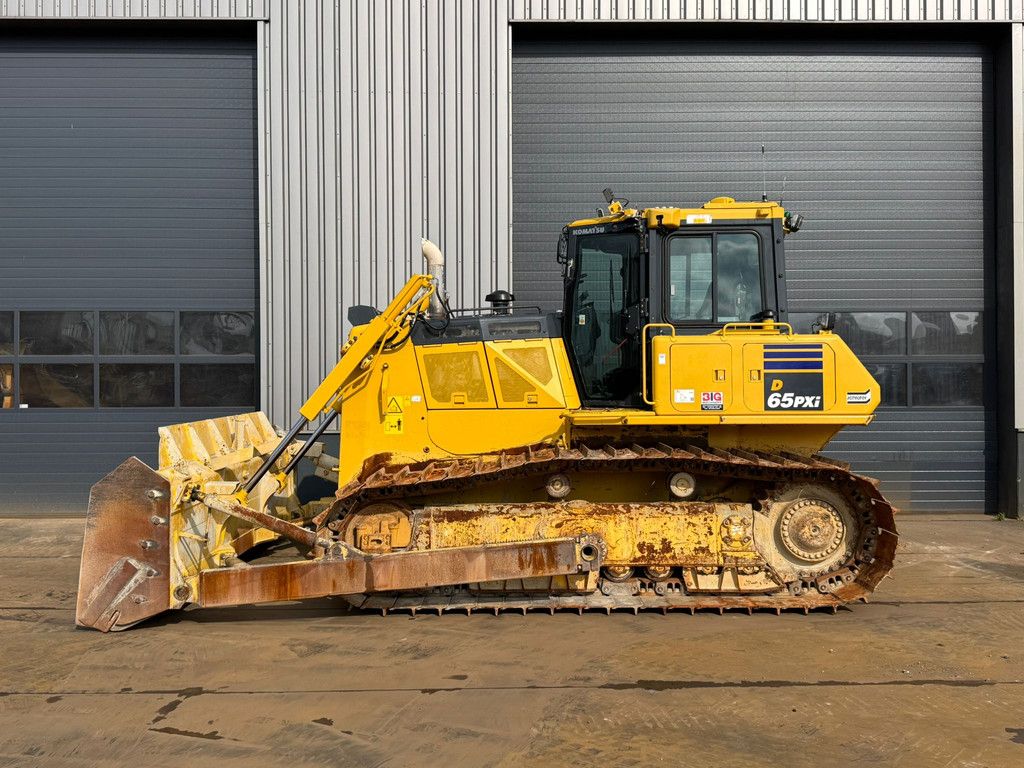 Komatsu D65PXi-18
