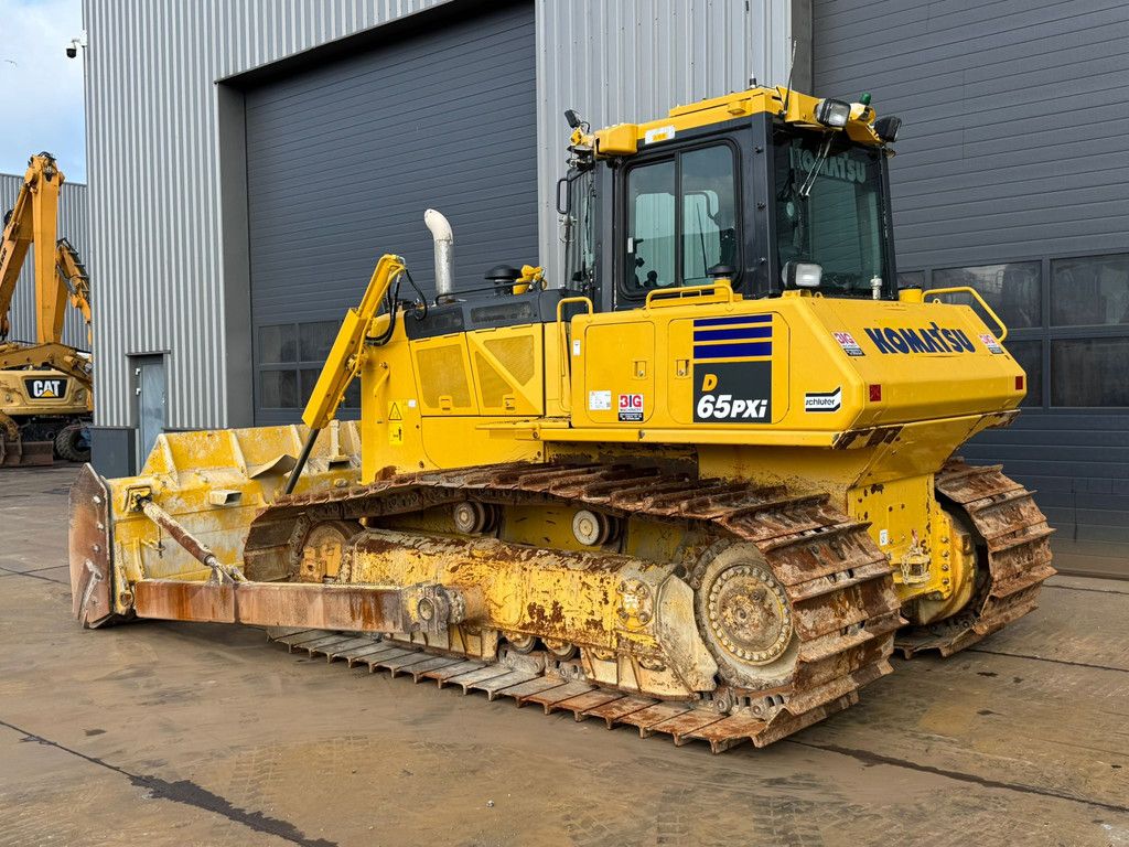 Komatsu D65PXi-18