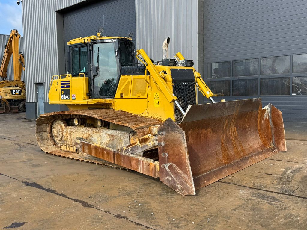 Komatsu D65PXi-18