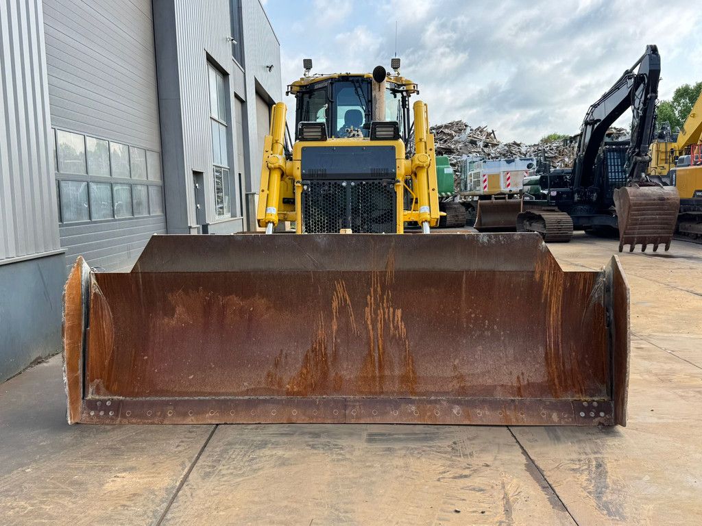 Komatsu D65PXi-18