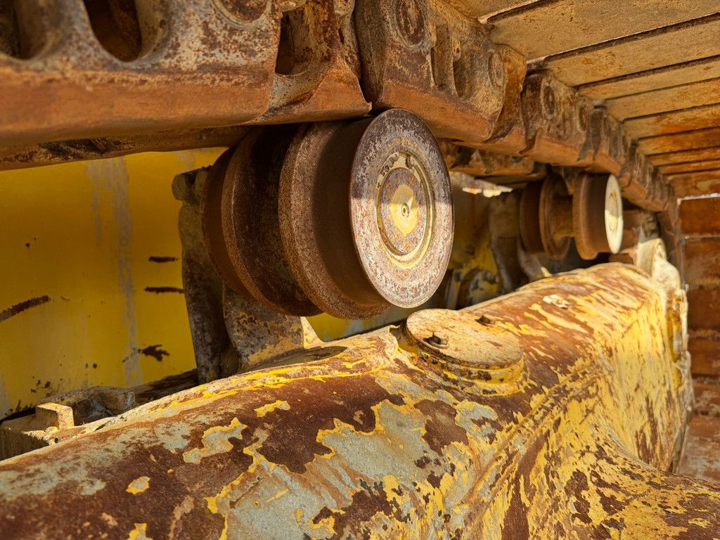 Komatsu D65PXi-18