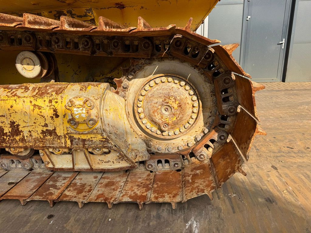Komatsu D65PXi-18