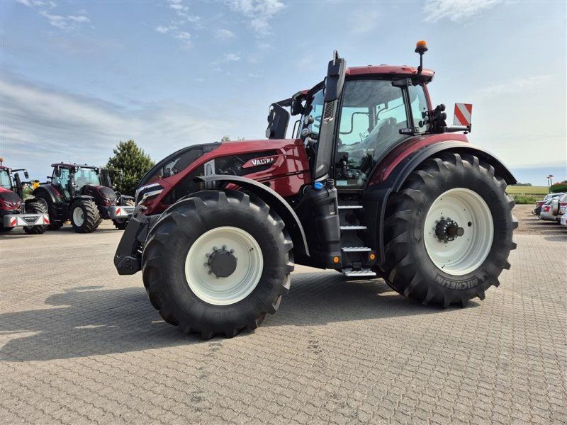 Valtra Q305