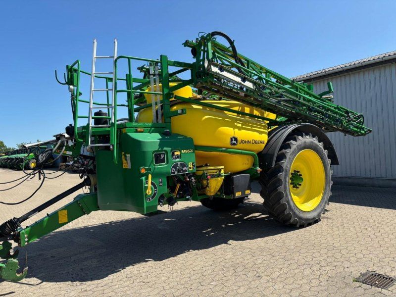 John Deere M952I