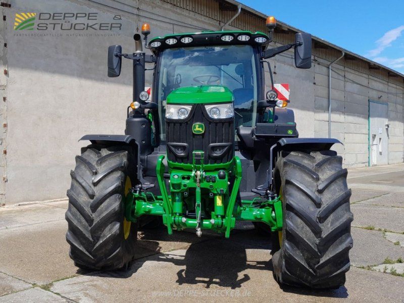 John Deere 6R 215