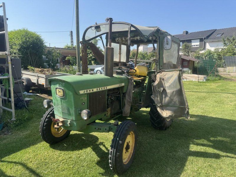 John Deere 820