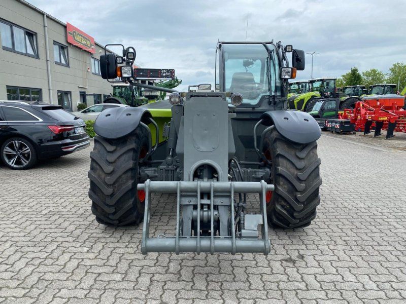 Claas Scorpion 9040 Plus
