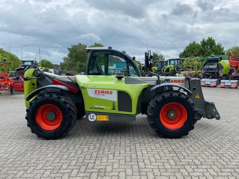 Claas Scorpion 9040 Plus