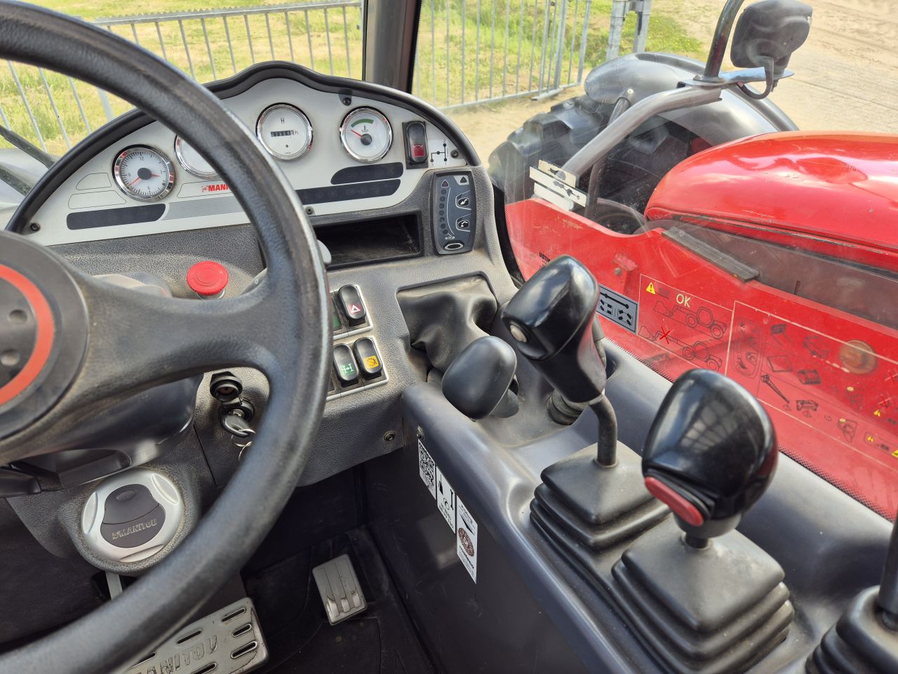 Manitou MRT 2150 + Privilege remote control en Manitou MT 9.32