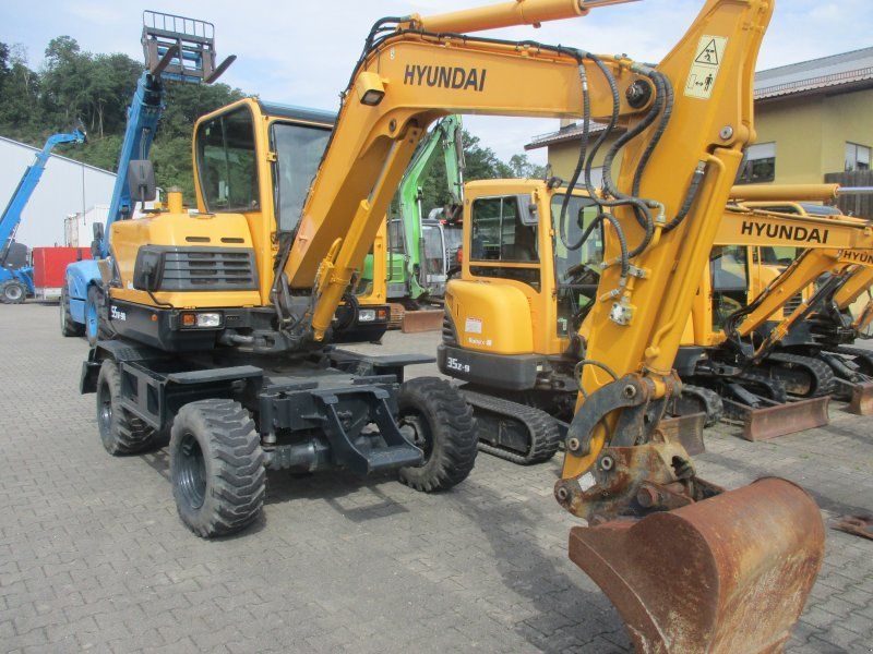 Hyundai 55W-9