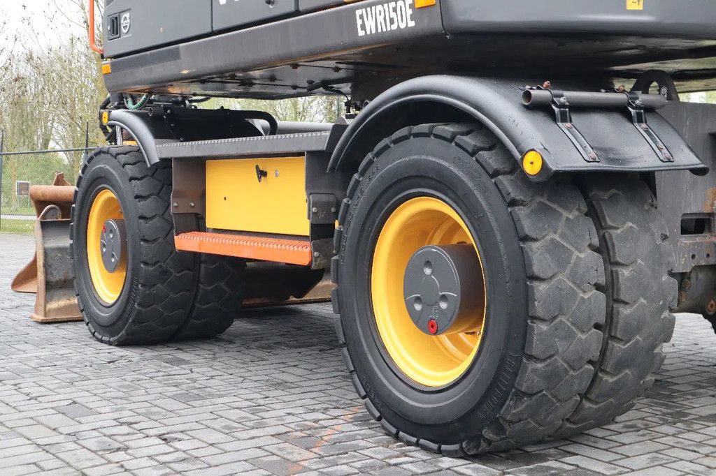 Volvo EWR 150 E | ROTOTILT | BUCKET | TRAILER HYDR
