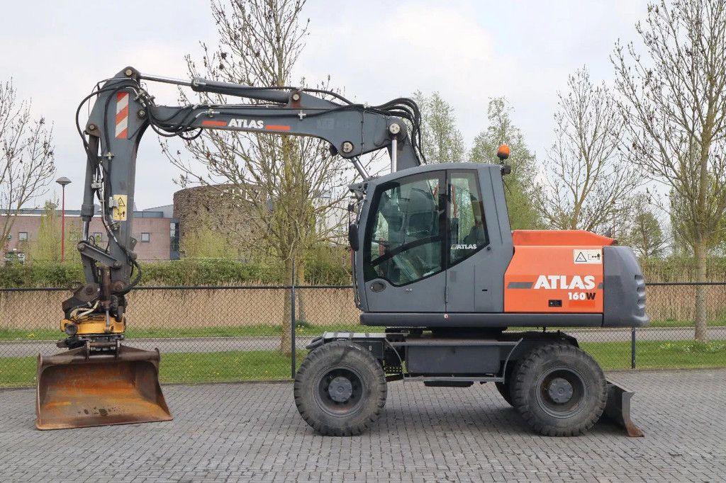 Atlas 160W | ROTOTILT | GRIPPER | BUCKET | DOZER BLADE