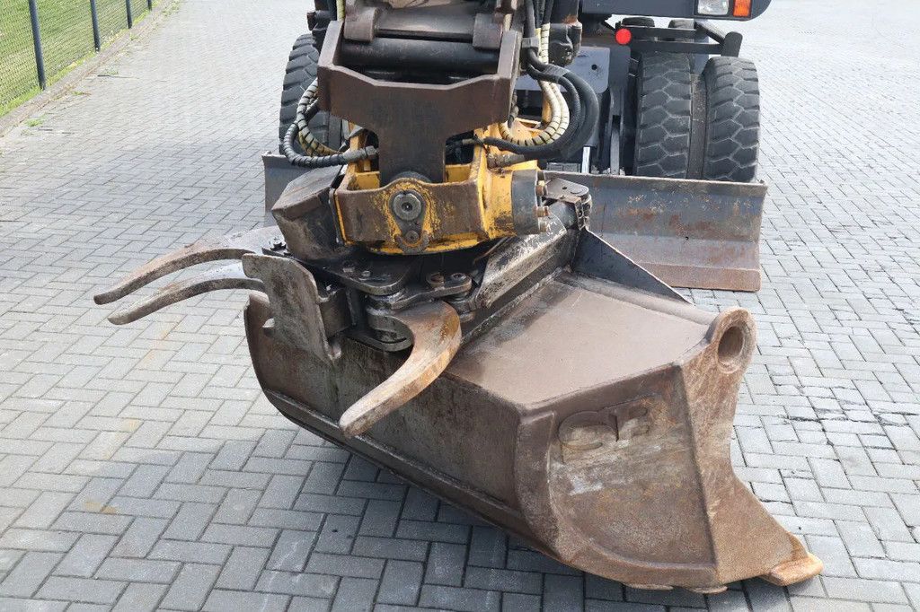 Atlas 160W | ROTOTILT | GRIPPER | BUCKET | DOZER BLADE
