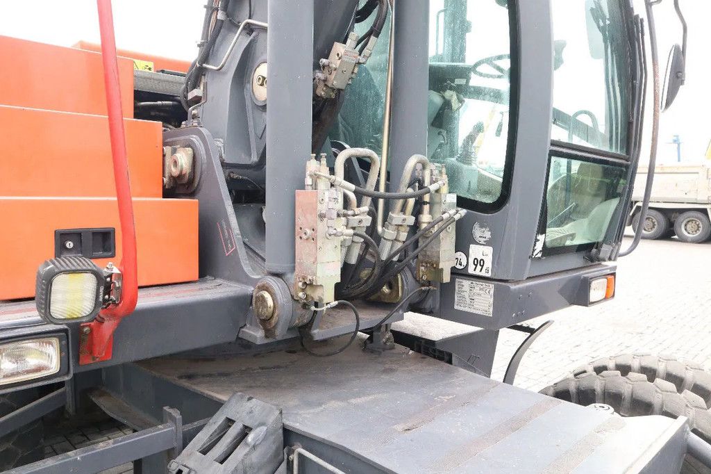 Atlas 160W | ROTOTILT | GRIPPER | BUCKET | DOZER BLADE