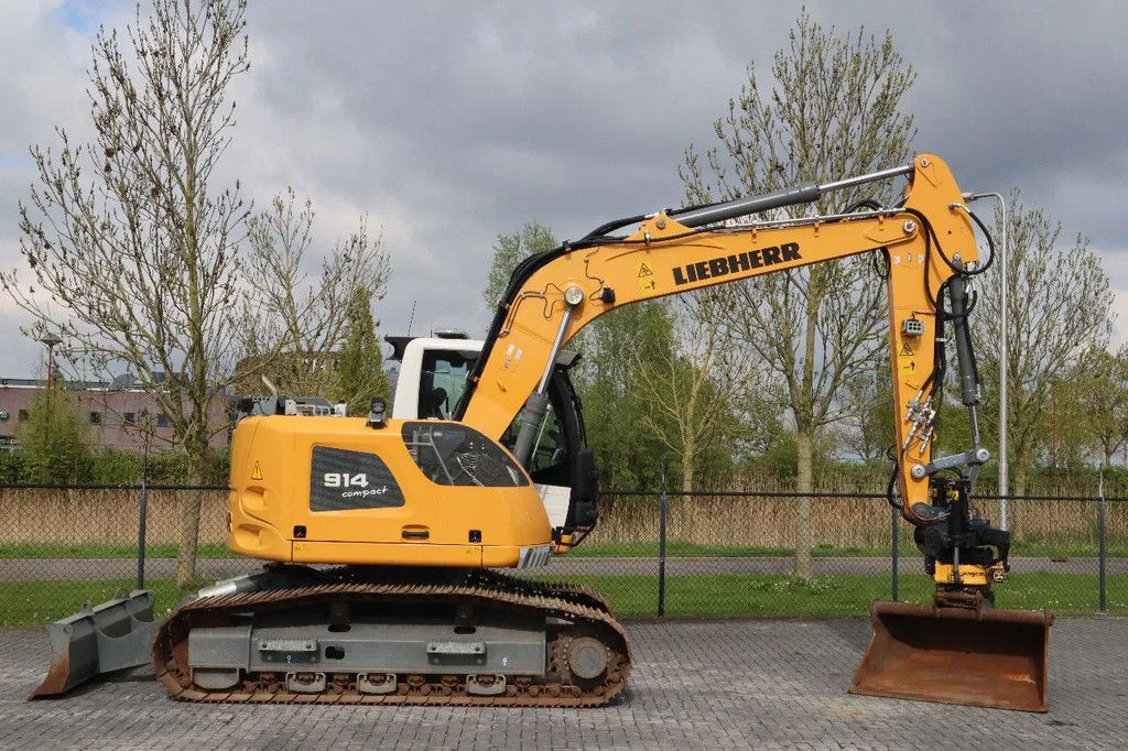 Liebherr R914 COMPACT S | ROTOTILT | 3X BUCKET | DOZERBLADE