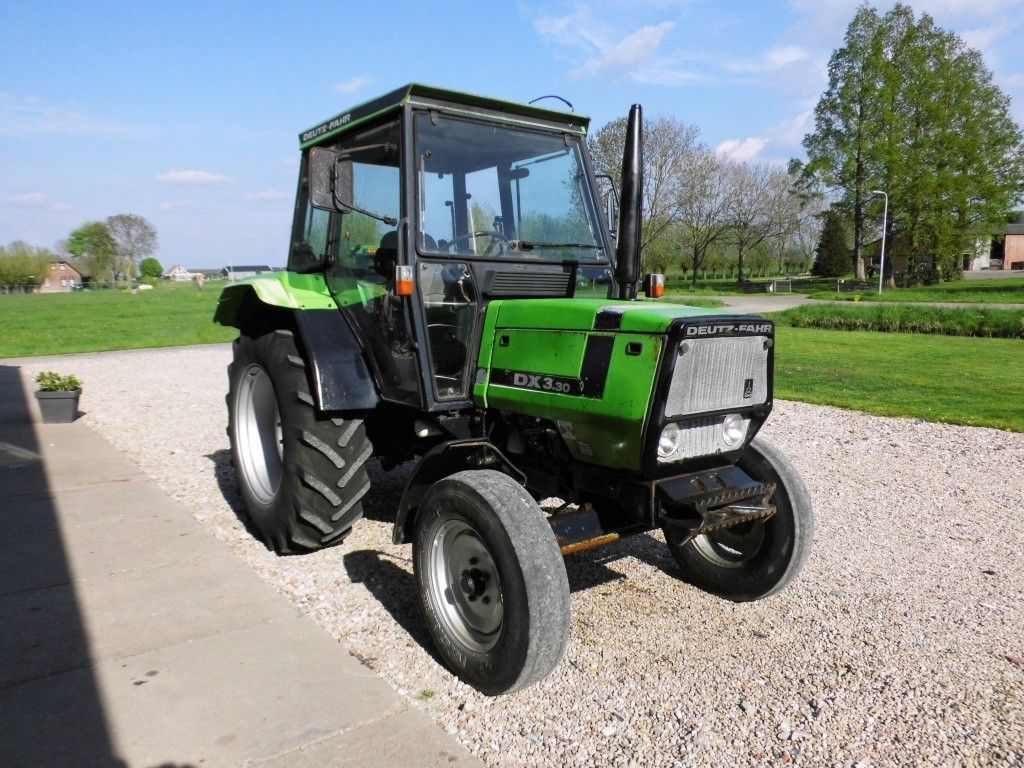 Deutz-Fahr DX 330
