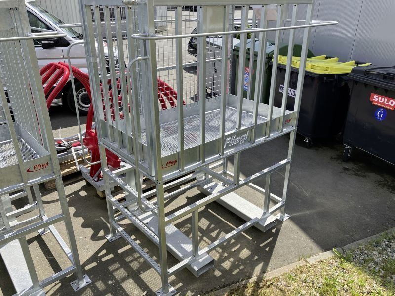 Fliegl ARBEITSBÜHNE HOCH