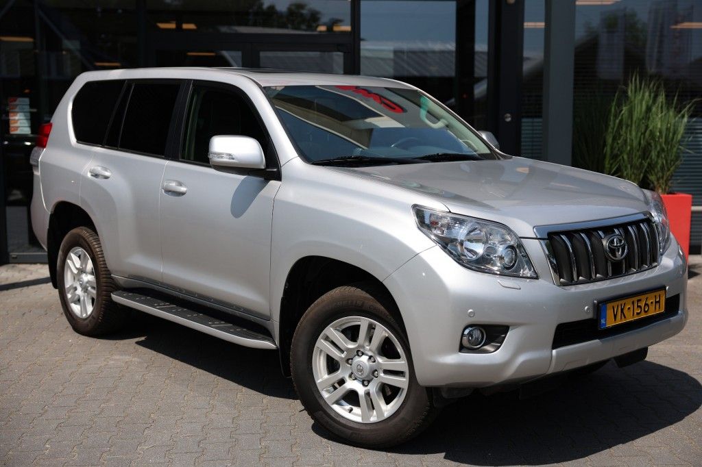 Toyota Landcruiser 150 3.0 D-4D 5DRS LEGEND A/T VAN