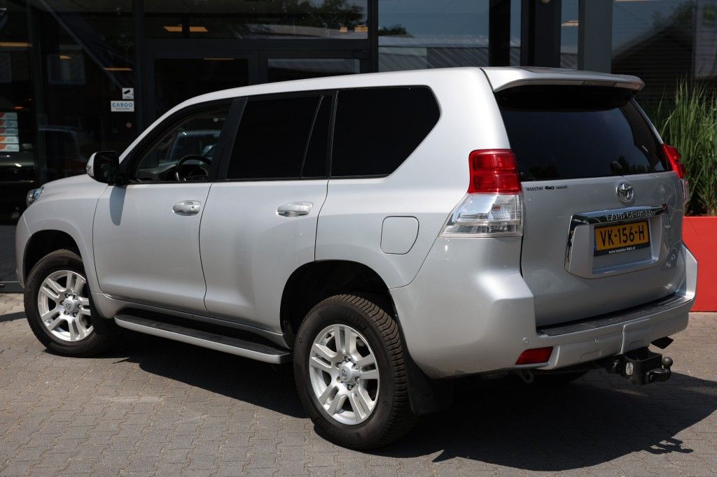 Toyota Landcruiser 150 3.0 D-4D 5DRS LEGEND A/T VAN