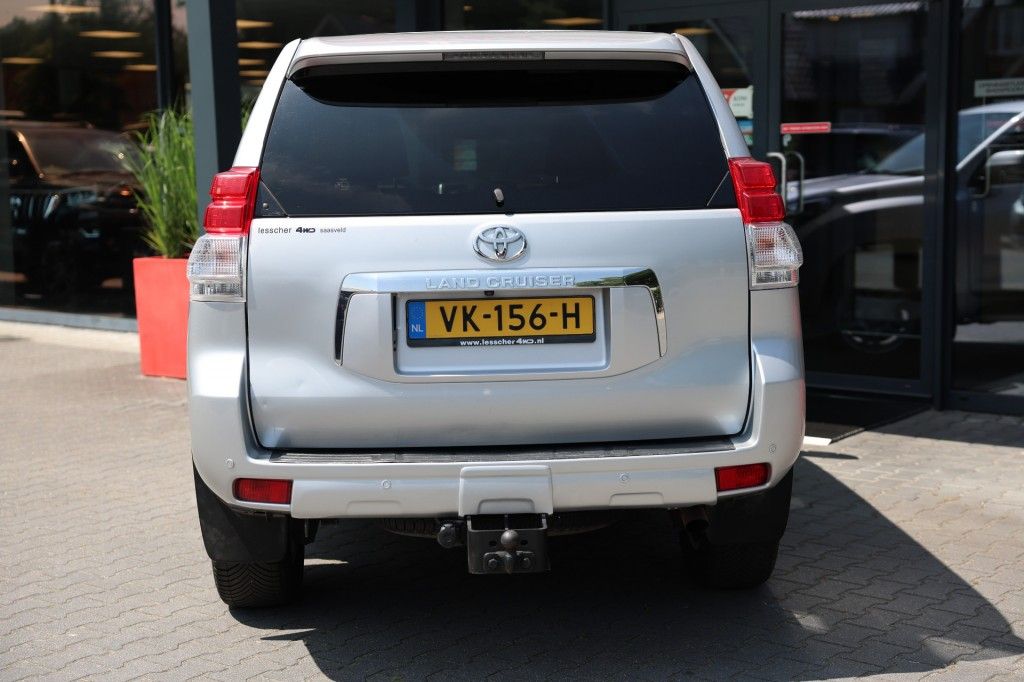 Toyota Landcruiser 150 3.0 D-4D 5DRS LEGEND A/T VAN