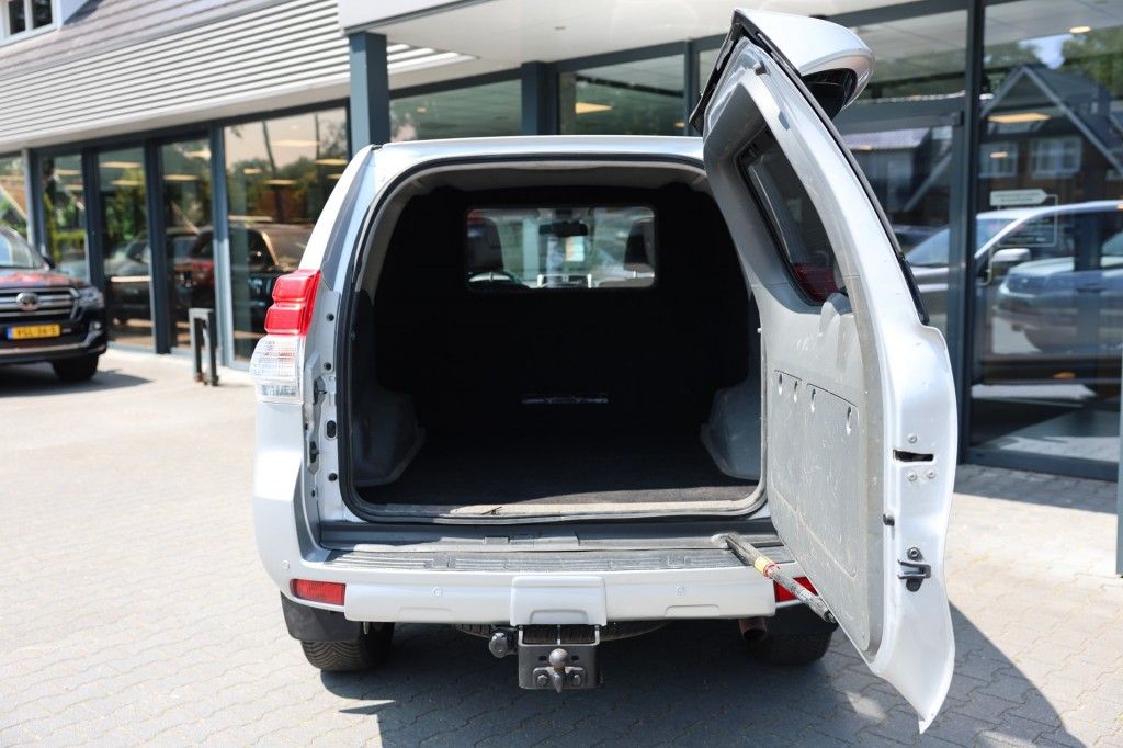 Toyota Landcruiser 150 3.0 D-4D 5DRS LEGEND A/T VAN