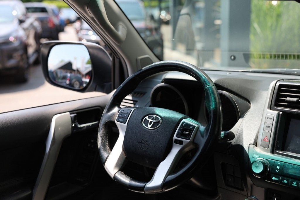 Toyota Landcruiser 150 3.0 D-4D 5DRS LEGEND A/T VAN