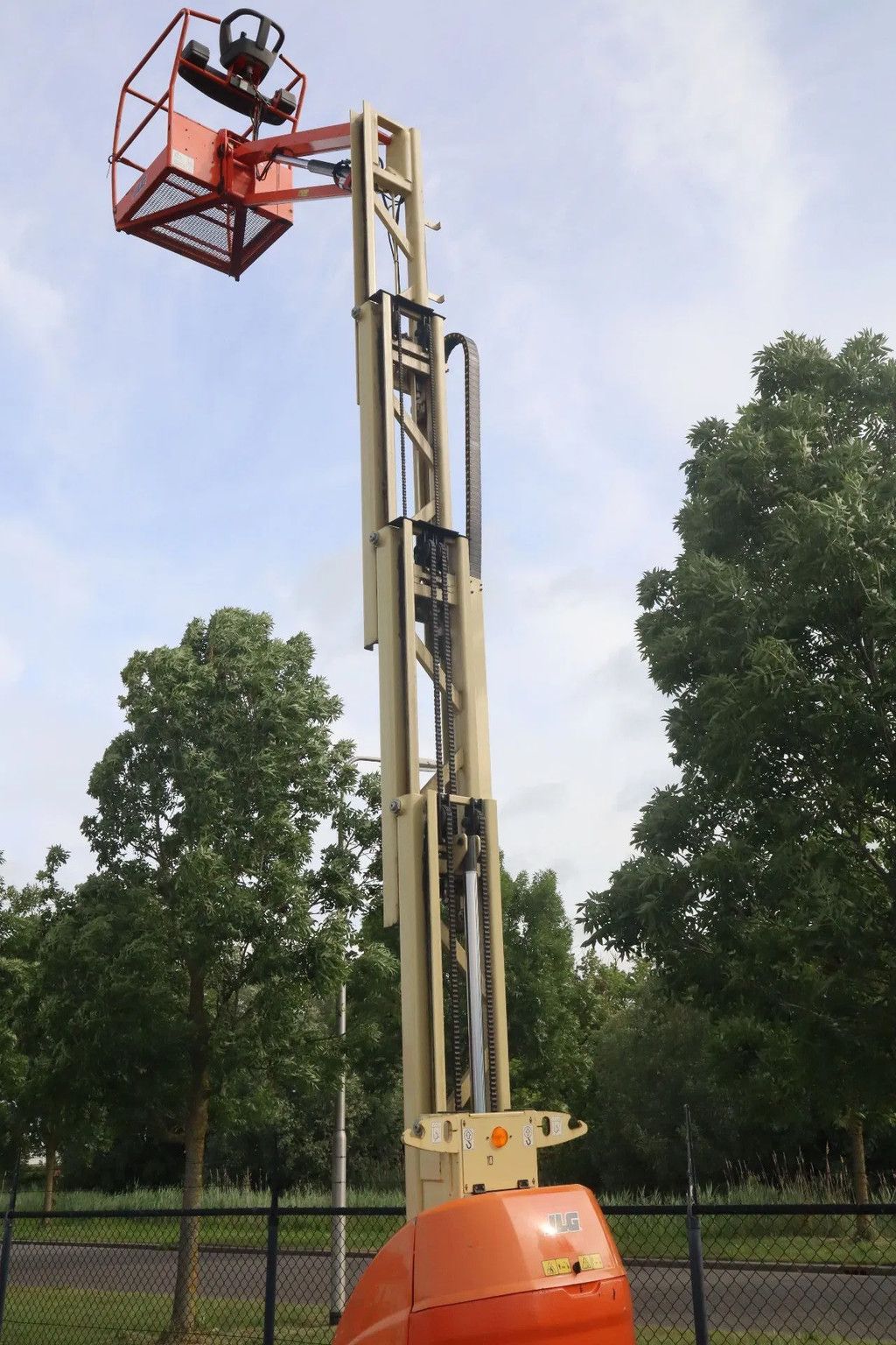 JLG TOUCAN 10E | T10E | 10 METER | GOOD CONDITION