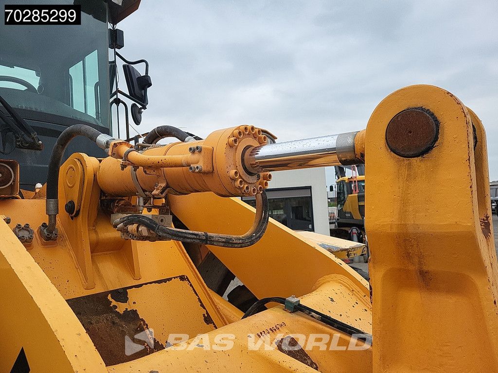 Hyundai HL955