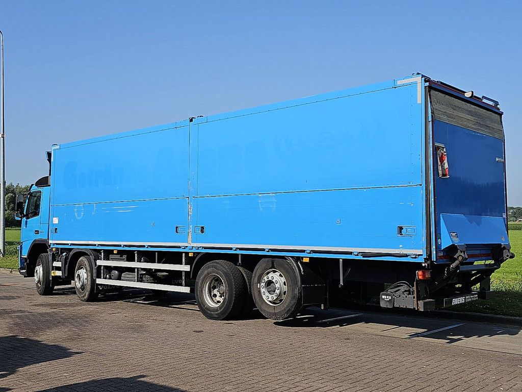 VOLVO FM 11.330 8x2 bär 2000kg lift