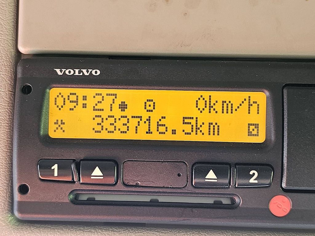 VOLVO FM 11.330 8x2 bär 2000kg lift
