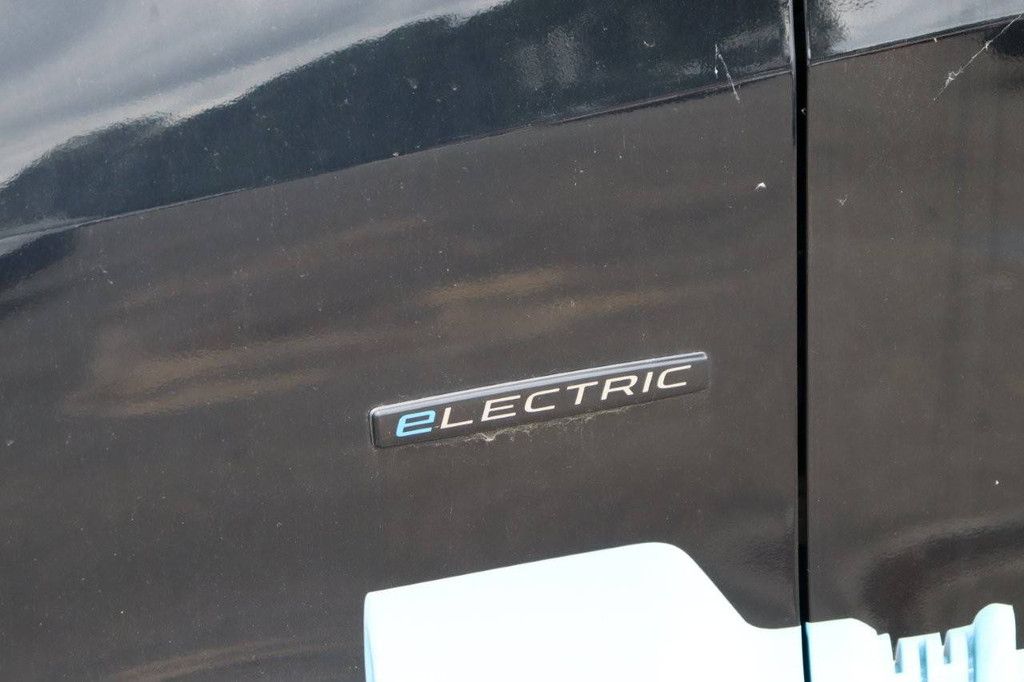 Mercedes-Benz eSprinter KA L2H2 Elektro-Van 2022