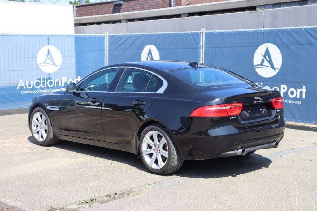 Jaguar XE Benzine 2016 (Marge)