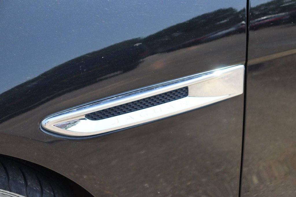 Jaguar XE Benzine 2016 (Marge)